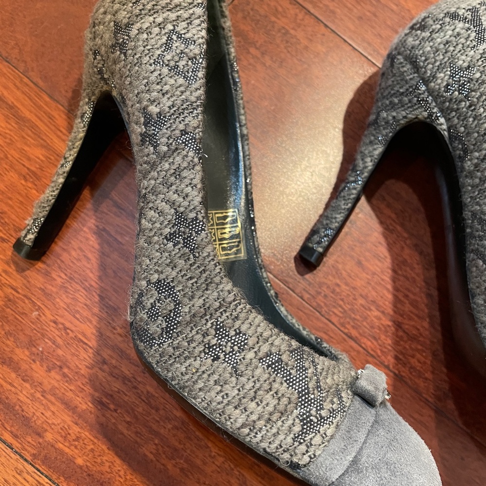 Louis Vuitton Gray Heels with Intricate Detailing and Stiletto Design - Picture 9 of 15